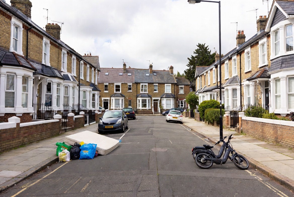 Southall residents raise fly-tipping, e-bikes and anti-social behaviour with local councillor