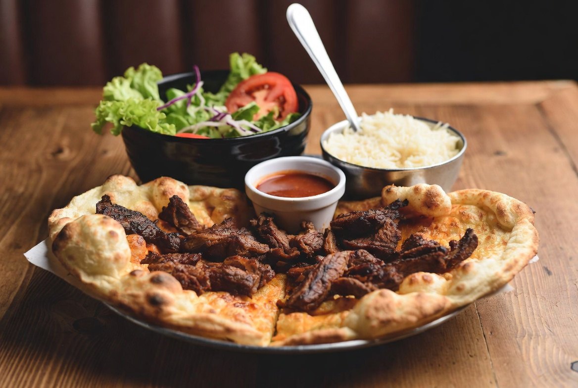Where to eat cheap and well in Ealing? Kebabs, Indian food and takeaways according to locals